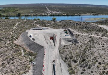 Perforación Horizontal Dirigida en el río Negro para el oleoducto VMOS.