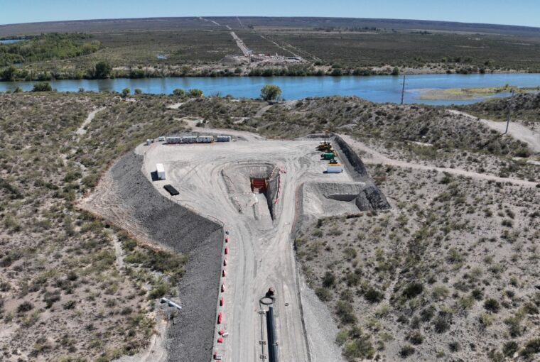 Perforación Horizontal Dirigida en el río Negro para el oleoducto VMOS.