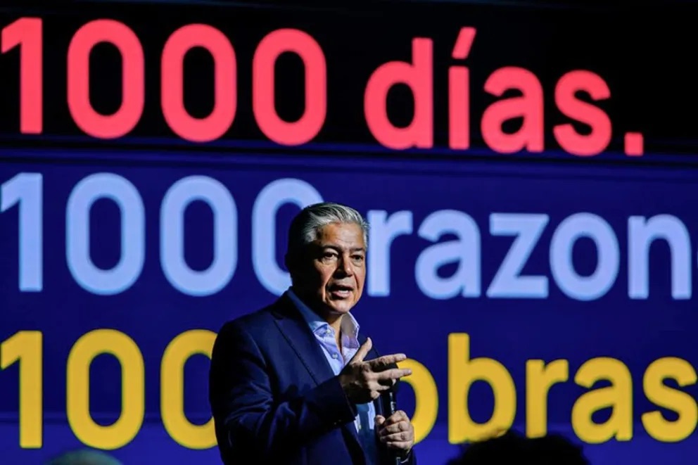 El gobernador Rolando Figueroa durante la presentación oficial del plan de mil obras para Neuquén impulsado con fondos de Vaca Muerta.